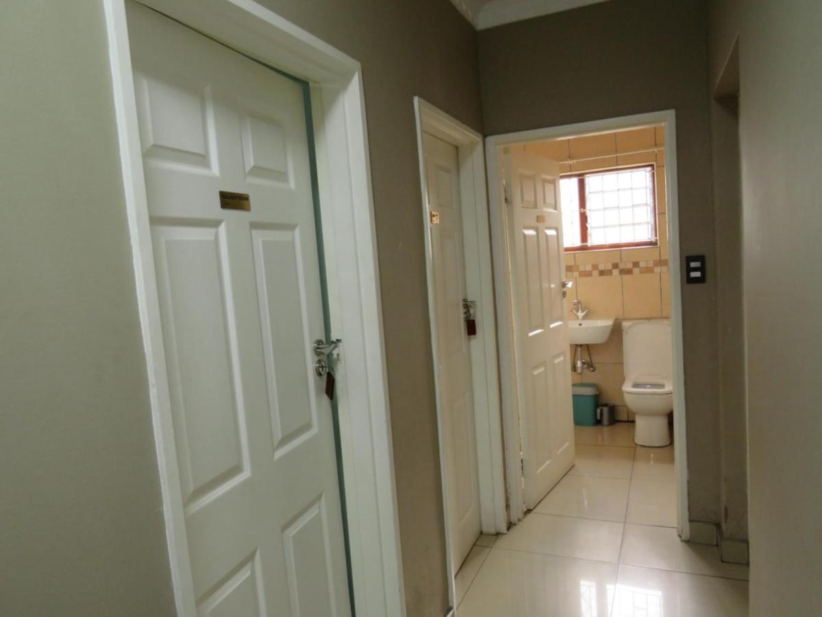 The Musafer Travel Lodge Pietermaritzburg Eksteriør billede