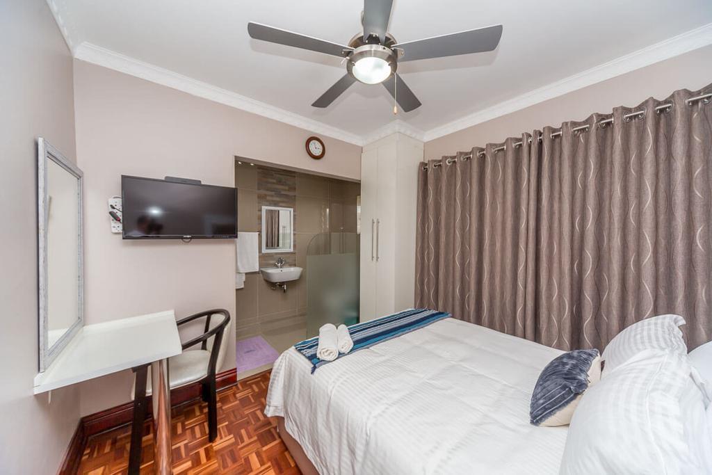 The Musafer Travel Lodge Pietermaritzburg Eksteriør billede