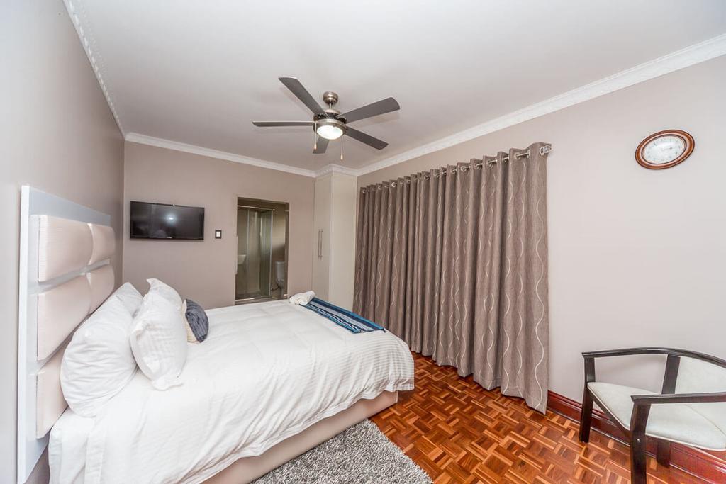 The Musafer Travel Lodge Pietermaritzburg Eksteriør billede