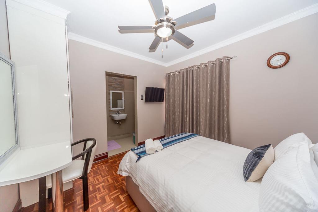 The Musafer Travel Lodge Pietermaritzburg Eksteriør billede